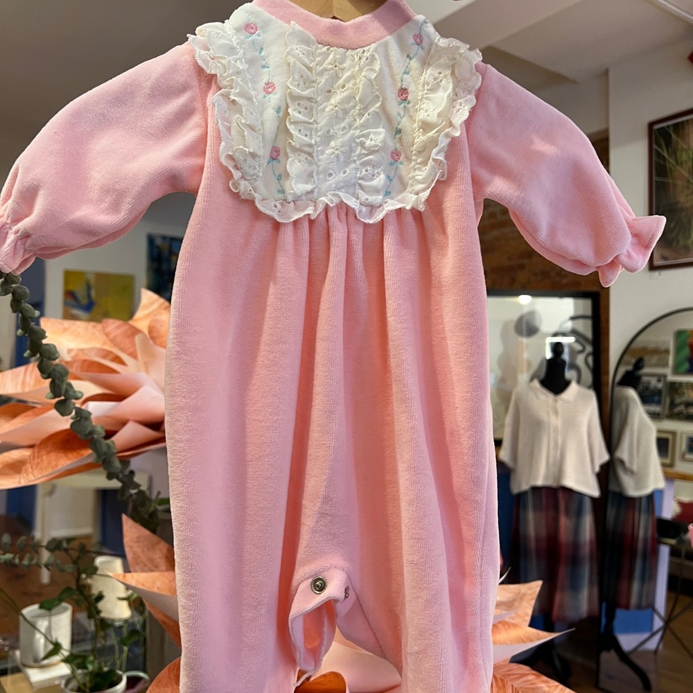 Vintage 1980s Pink Ruffled Baby Jumper Pajamas